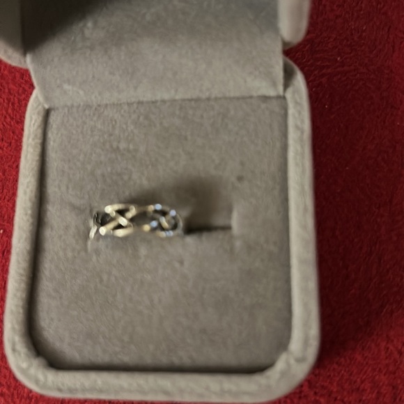 Toe Ring Silver Crisscross Design - Picture 3 of 5